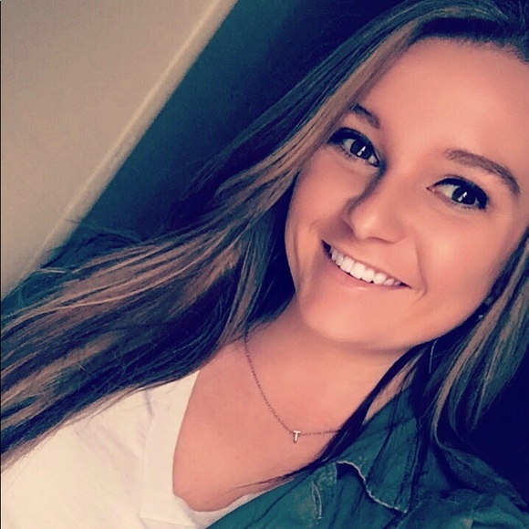 Meet your Posher, Taylor - Picture 1 of 1